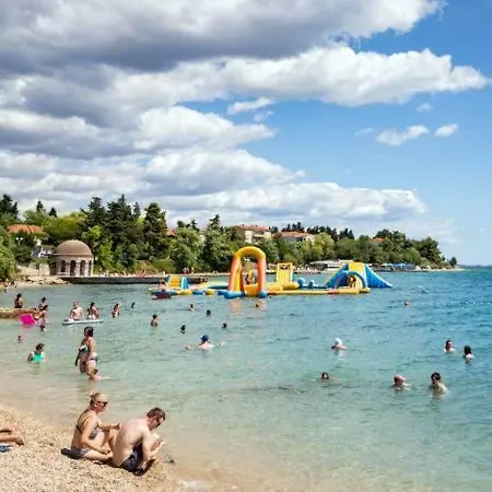 Lägenhet Dinos Place *