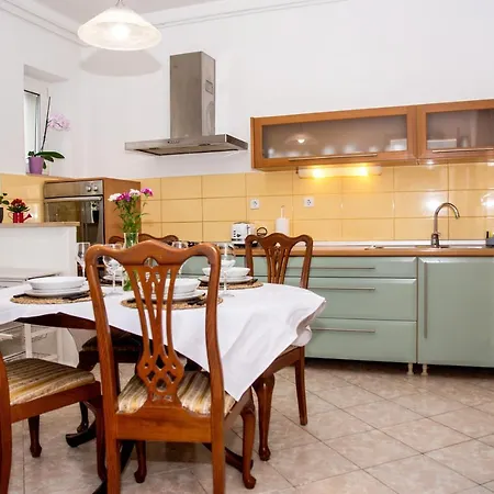 Apartment Dinos Place *