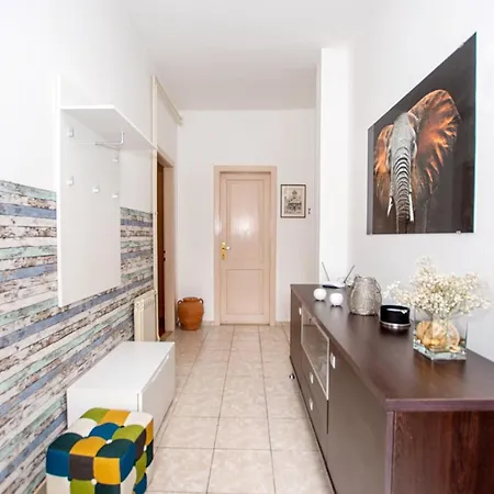 Dinos Place Apartment