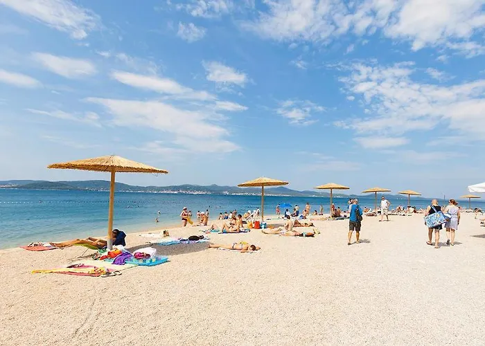 Apartament Dinos Place *