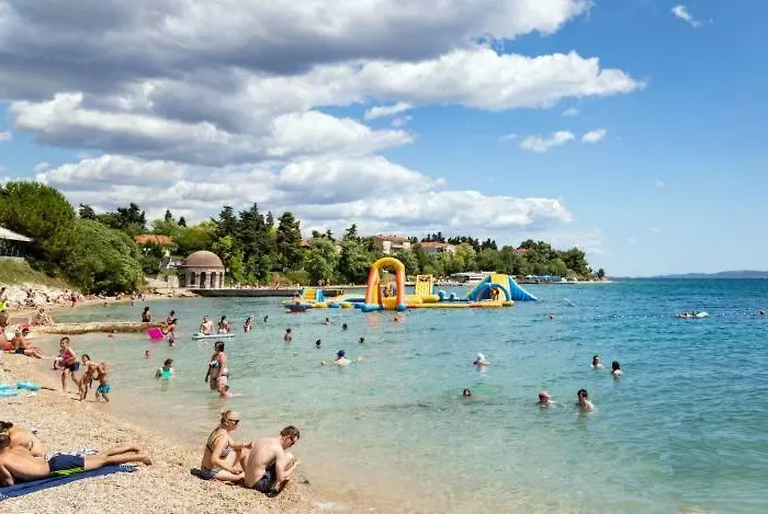 Apartament Dinos Place *