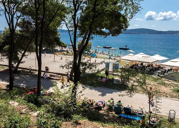 Dinos Place Apartament *